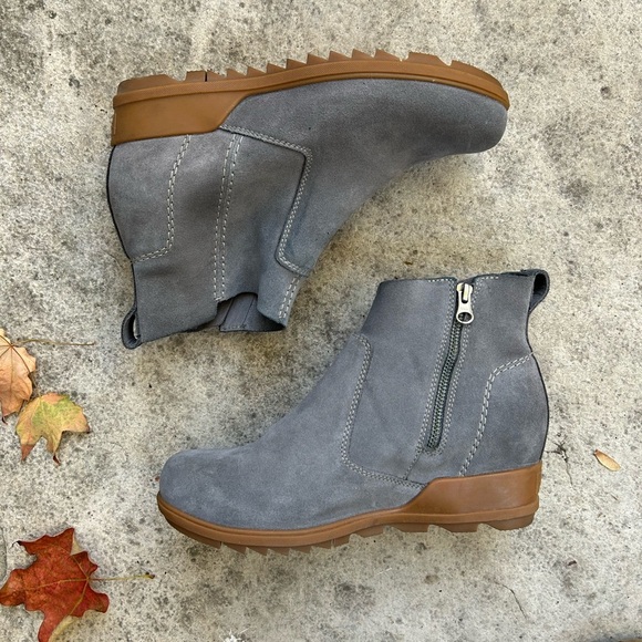 Sorel Grey Suede Evie ll Chelsea Boot, size 9.5 - Picture 5 of 9